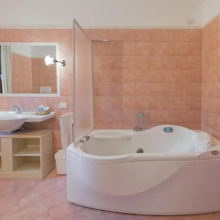 Montello Country House 4*